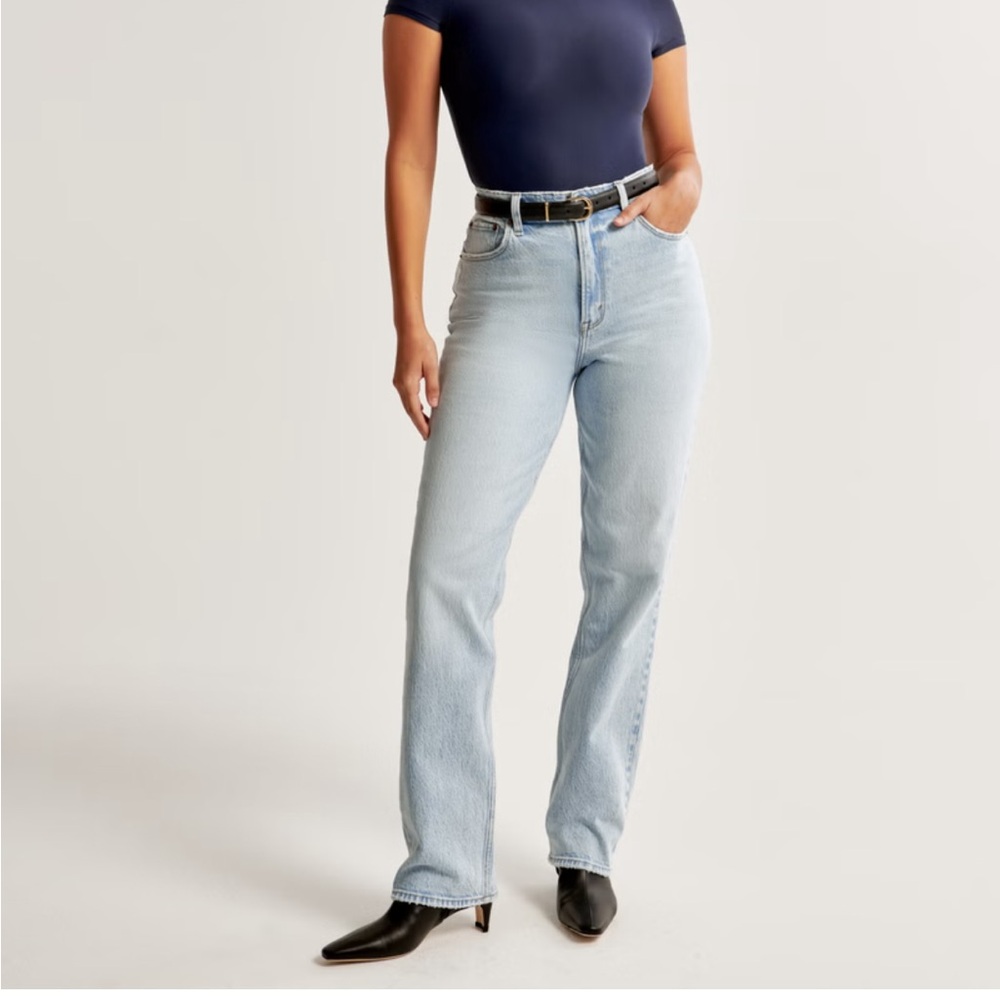Abercrombie & Fitch Curve Love Ultra High Rise 90’s Straight Jean